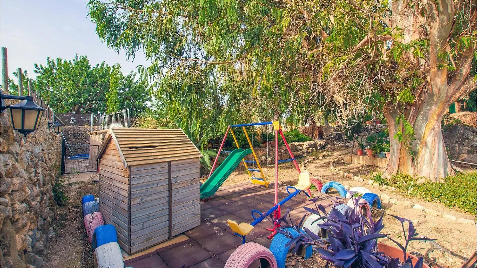 Cozy Home In الارو 0*,